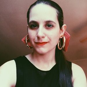 Meet your Posher, Angela